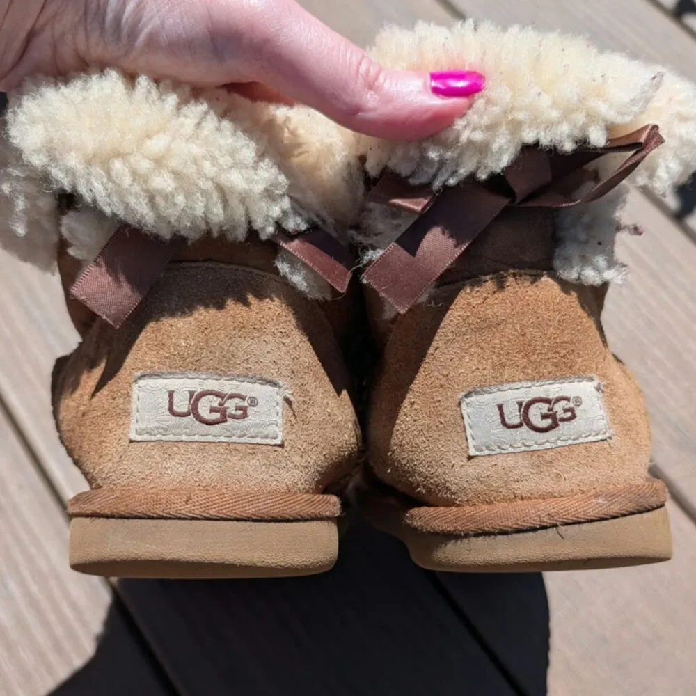 Womens UGG® Mini Bailey Bow II Boot - Chestnut Size 4